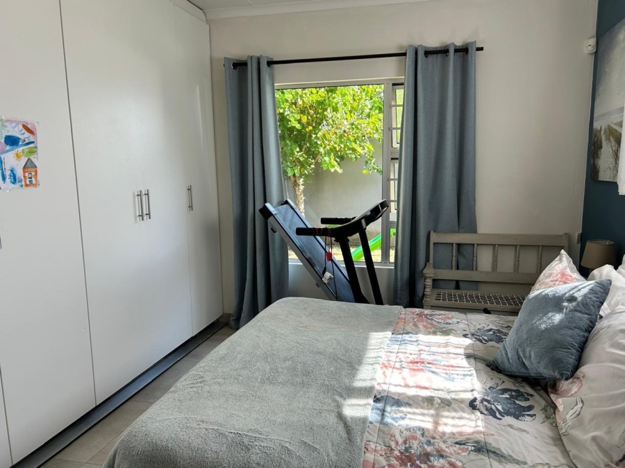5 Bedroom Property for Sale in Sunrise On Sea Eastern Cape